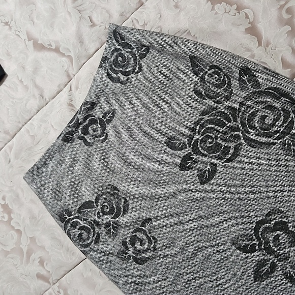 Ann Taylor Dresses & Skirts - DONATED🌎ANN TAYLOR LOFT SKIRT